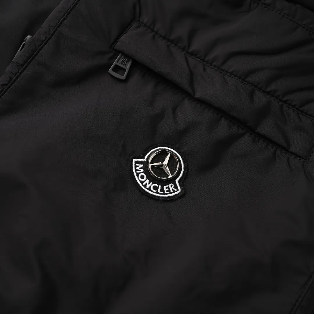 MONCLER MC 100% ， ， 150g/㎡ ， ， 。 ， 。 、 、 ， 。 ， Breathable ， 。 ， ， ， 。 ， ， ， 。 ， 2.2mm， ， ， 12 ， 。 Size：S-XL